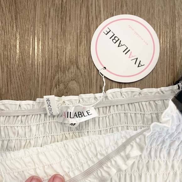 NWT Available Ruffle and Puff Sleeve Top - Picture 6 of 7